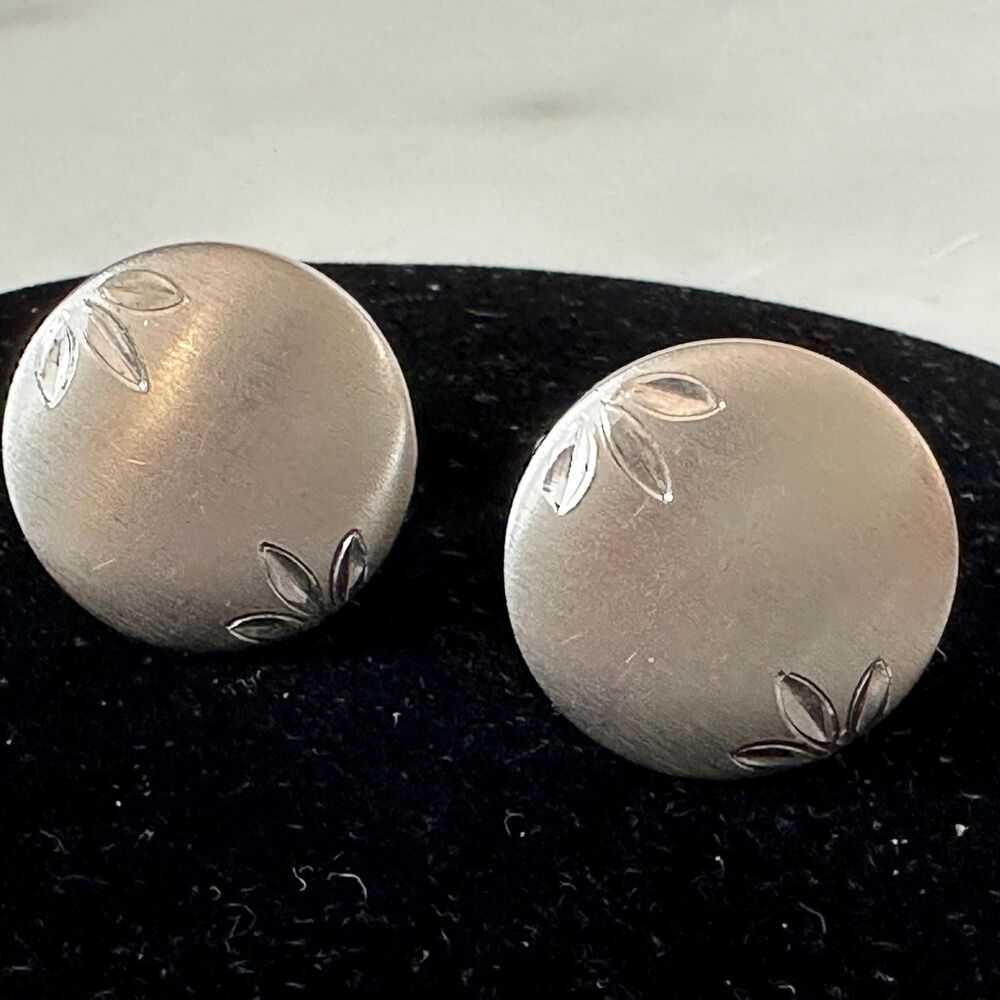 Vintage Mid Century Matte Brushed Silver Tone Botanical Leaf Pattern Cufflinks
